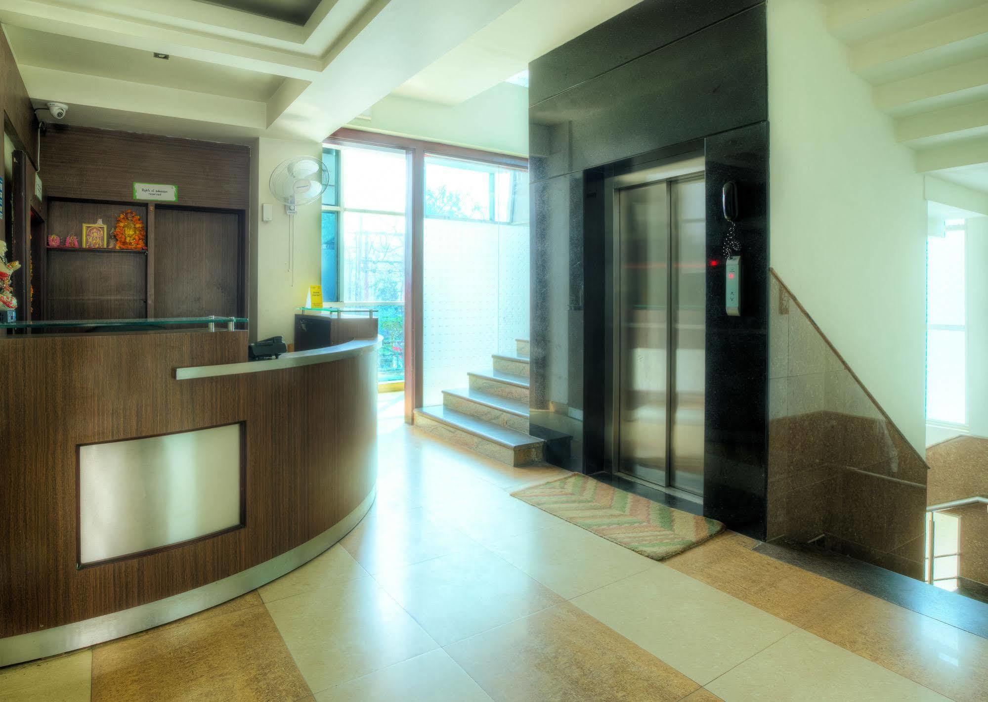 Treebo Shivam Inn Near Singapore Mall Лакхнау Екстер'єр фото