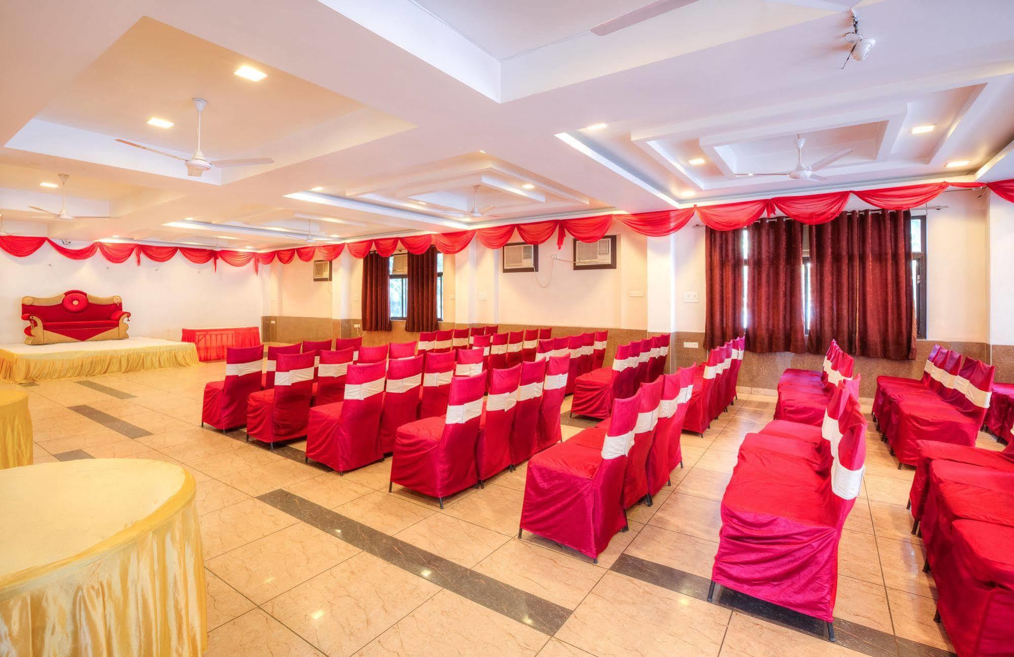 Treebo Shivam Inn Near Singapore Mall Лакхнау Екстер'єр фото